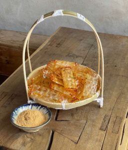 Bánh tráng cuộn tôm