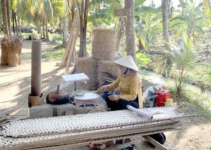 Làng nghề bánh tráng Mỹ Lồng